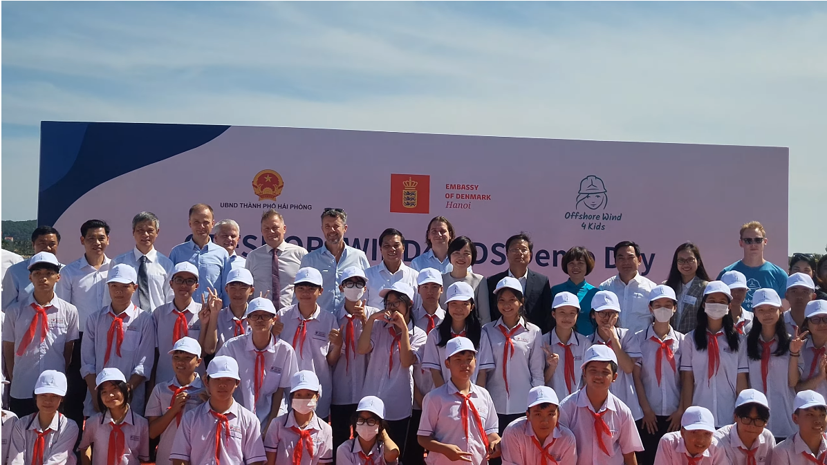 CẬN CẢNH THÁI TỬ KẾ VỊ ĐAN MẠCH TẠI KDL QUỐC TẾ ĐỒI RỒNG