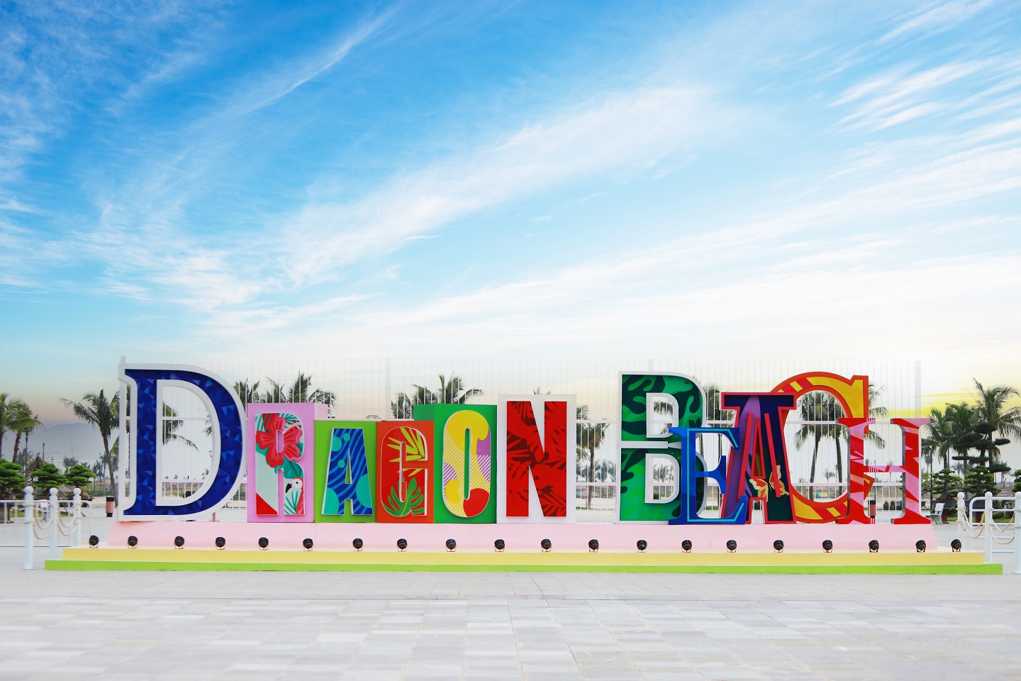 Dragon Beach – bãi biển nhân tạo đẳng cấp bậc nhất miền Bắc – điểm vui chơi hiện đang HOT trong những ngày qua tại bán đảo Đồ Sơn.