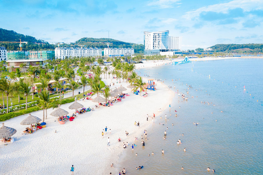 Bãi biển nhân tạo Dragon Beach đã khắc phục hoàn toàn vấn đề nước đục tại Đồ Sơn, thiết lập chuẩn nghỉ dưỡng mới tại miền Bắc